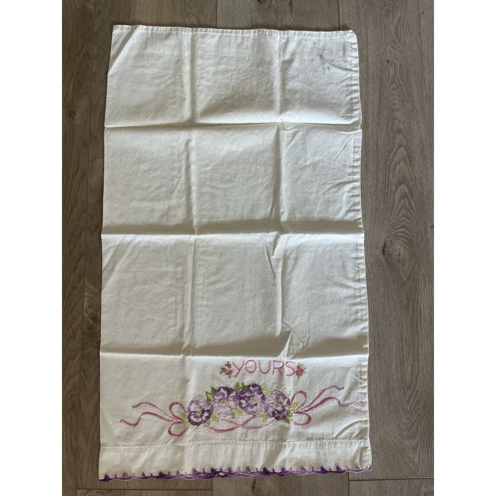 Vintage‎ Lot 0f 3 Mix Match Embroidered Crocheted Pillowcases + Dresser Scarf